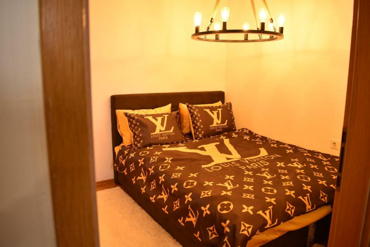Naumovski Apartments Скопье Экстерьер фото
